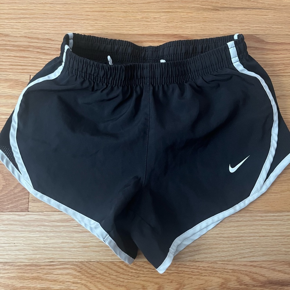 Little girls Nike tempo shorts